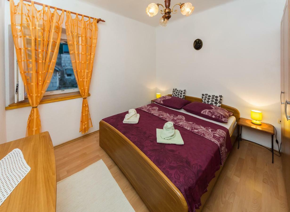 Apartment Leut With Spacious Terrace And Sea View 斯拉汀 外观 照片